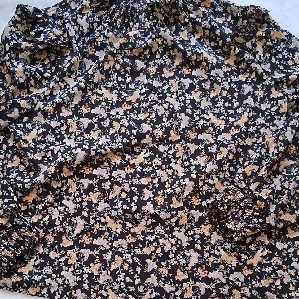 Vigoss Floral Blouse in Black and Cream